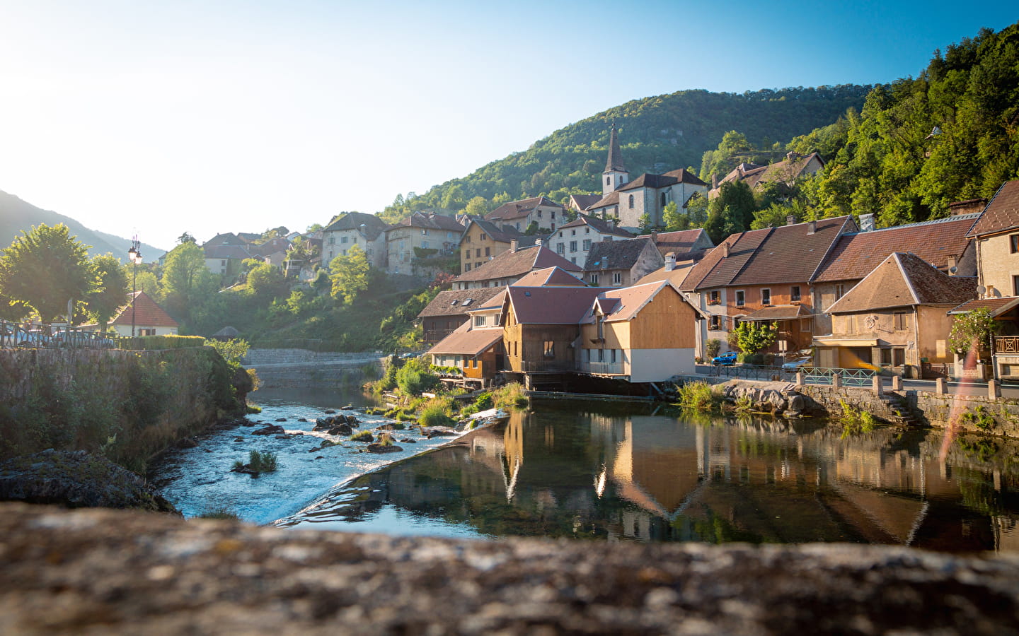 Visite guidée de Lods, plus beau village de France