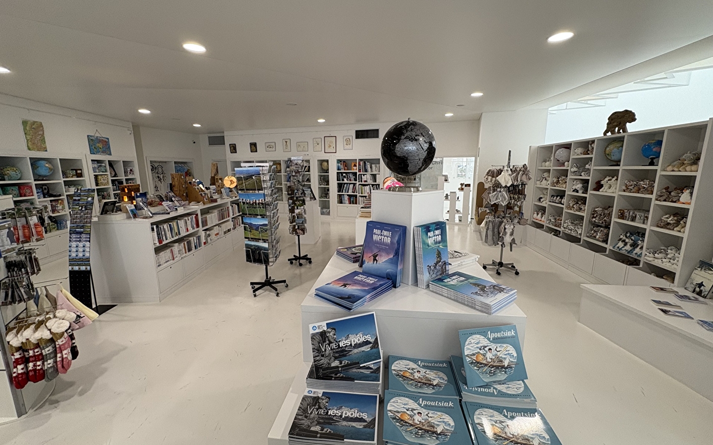 Librairie-boutique de l'Espace des Mondes Polaires Paul-Émile Victor
