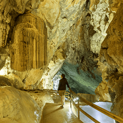 Activités préhistoriques aux Grottes du Cerdon