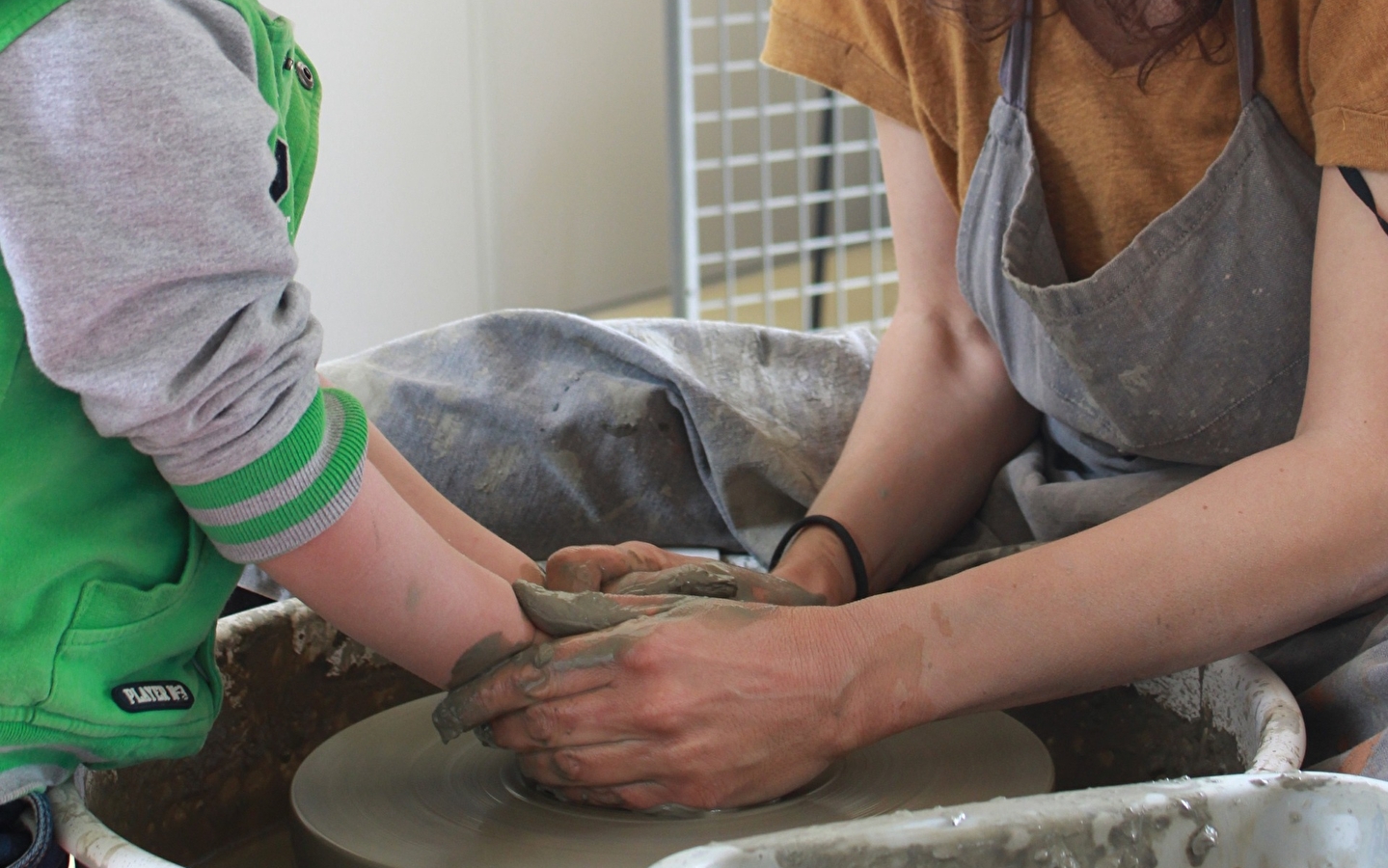 Atelier des savoir-faire : Atelier Graines d'artisans - Modelage et initiation tour poterie