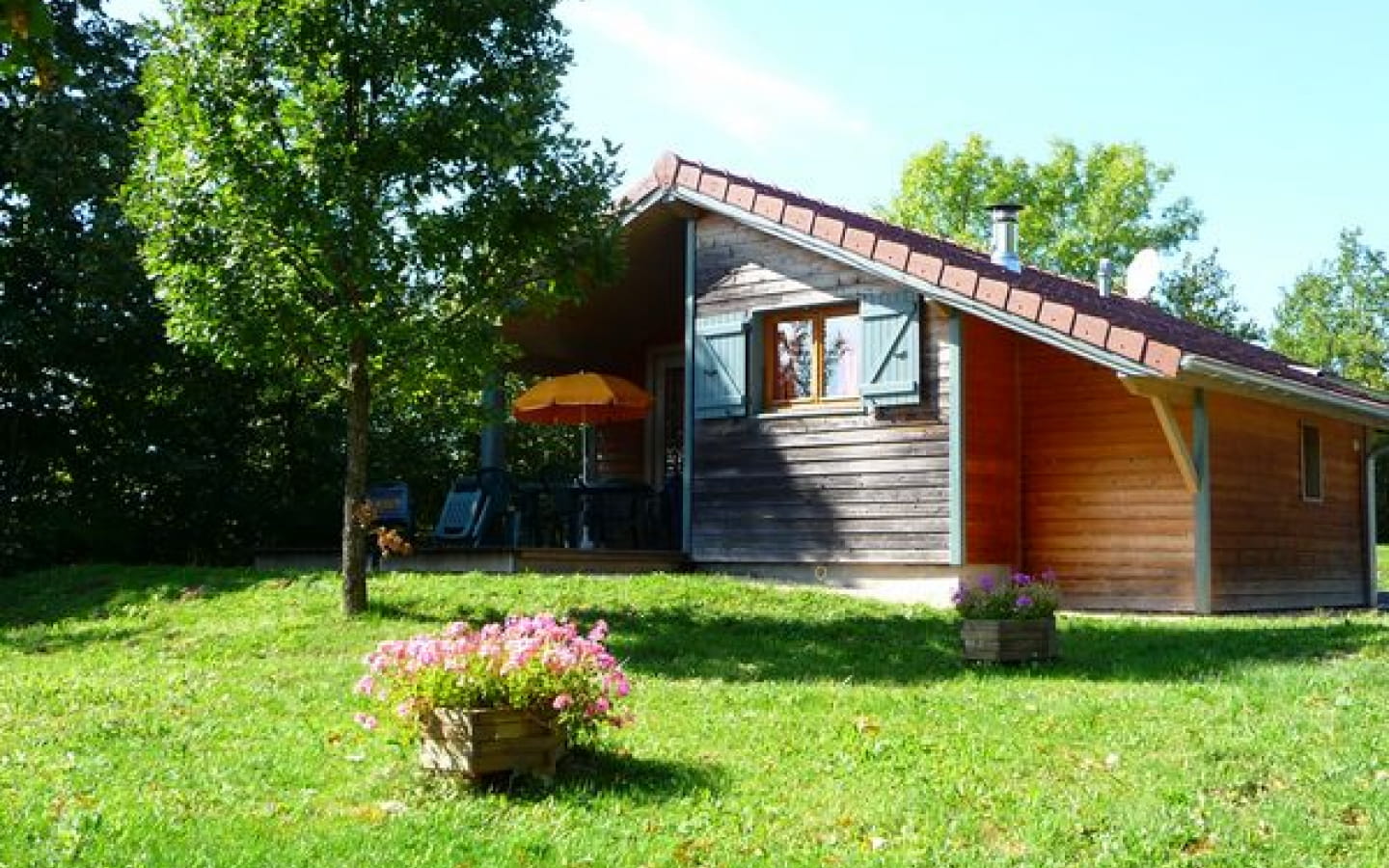 Lodges du hérisson le gour bleu