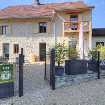 Au pied du Colombier chez Odette et Paul - CEYZERIEU
