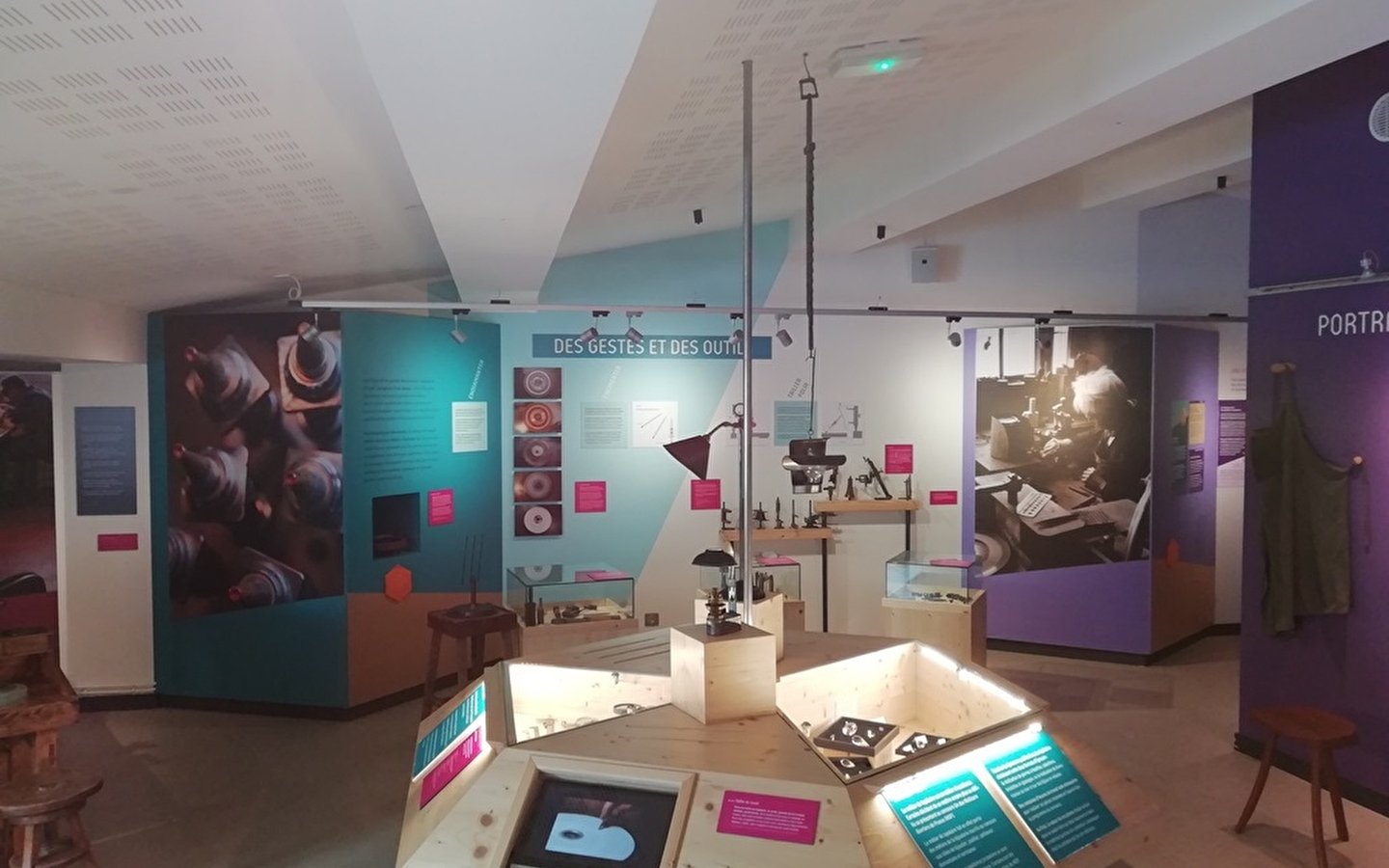 Lapidaire : Artisan de l'éclat et de la couleur