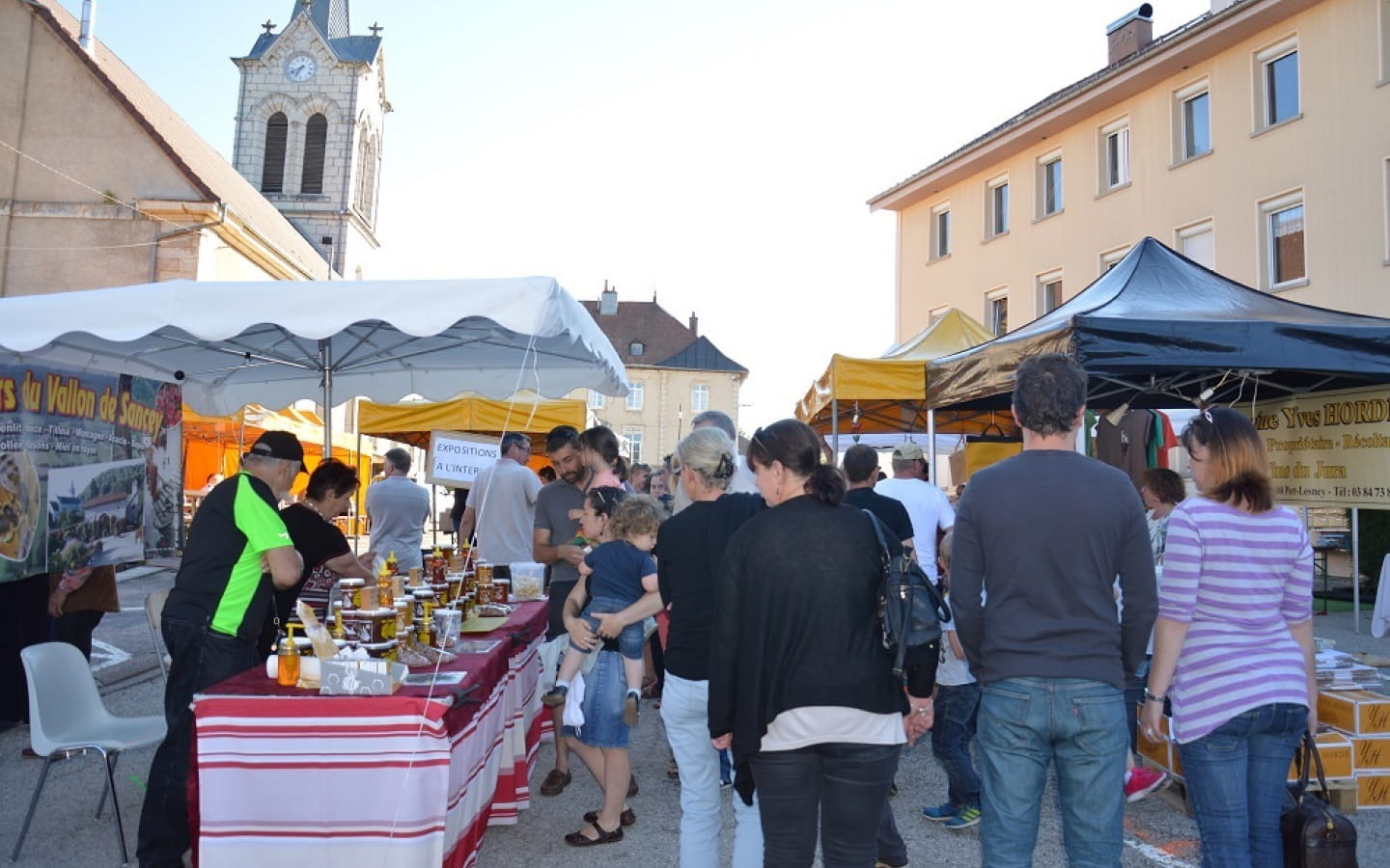 Marché Artisanal & Produits Régionaux