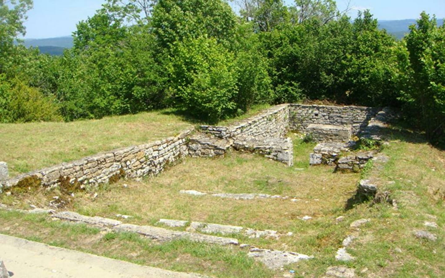 Vestiges de l’Eglise de St Julien