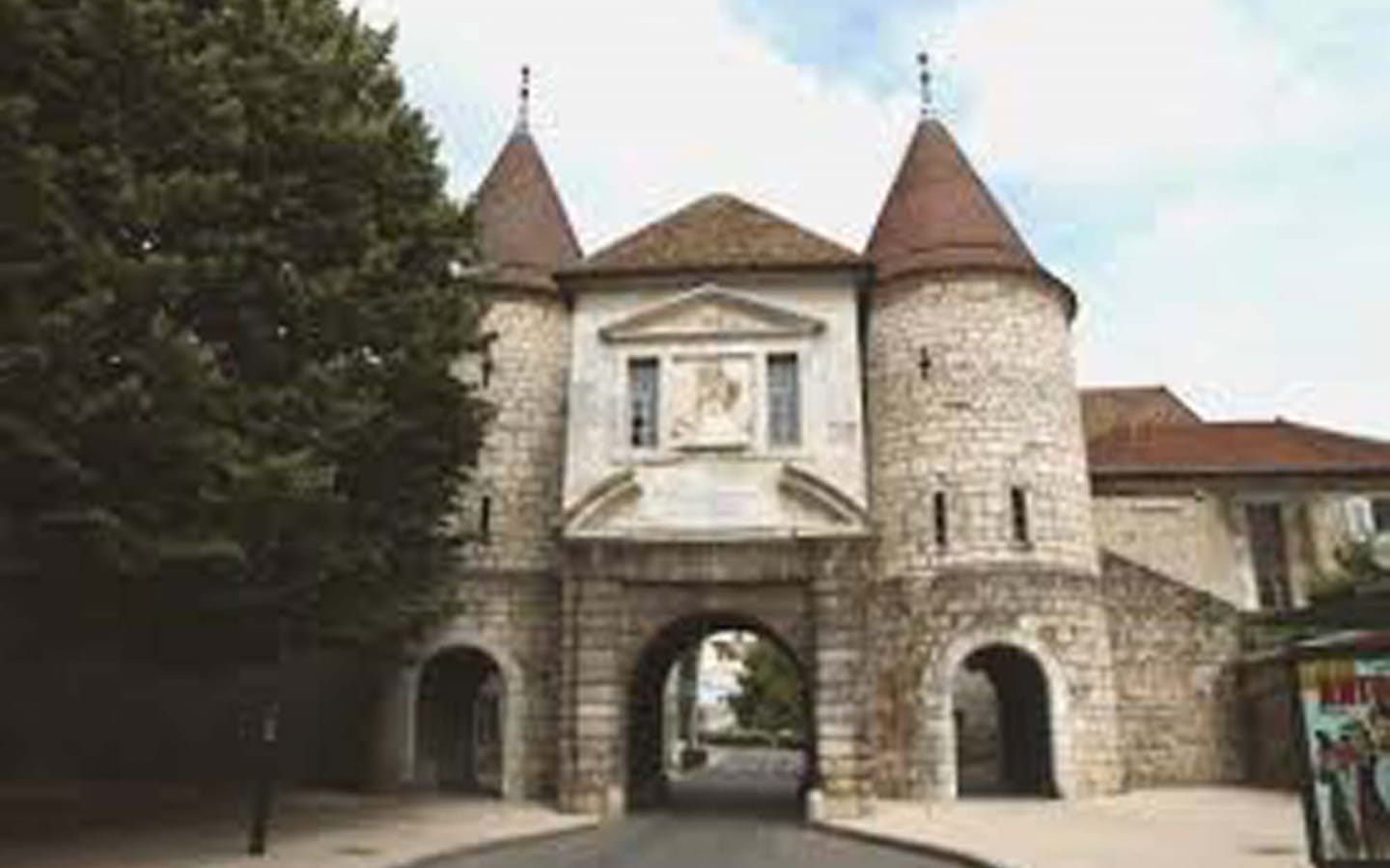 De la Porte Rivotte à l’église Saint-Pierre