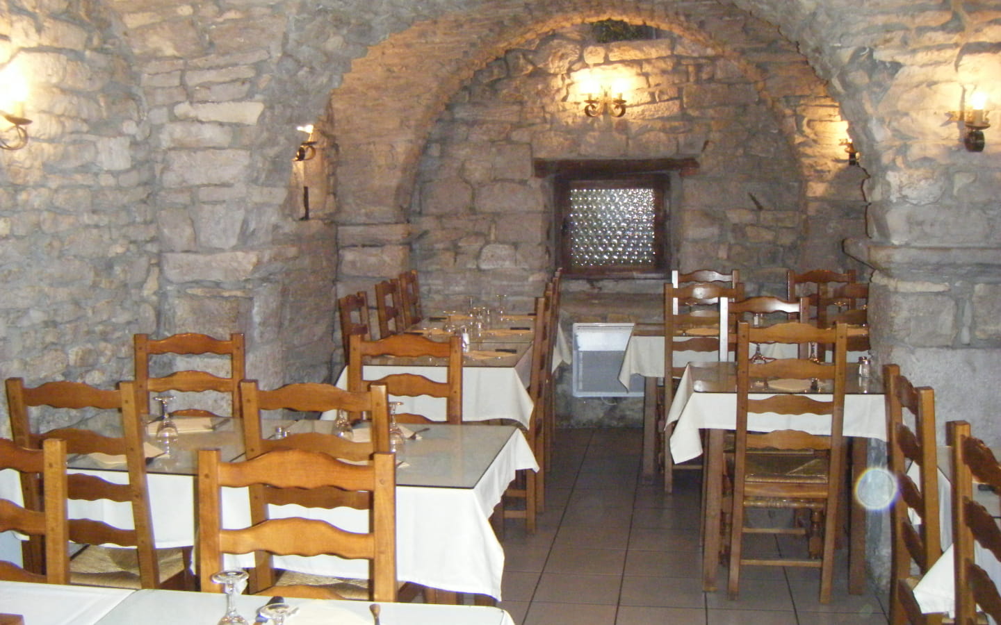 Le Caveau
