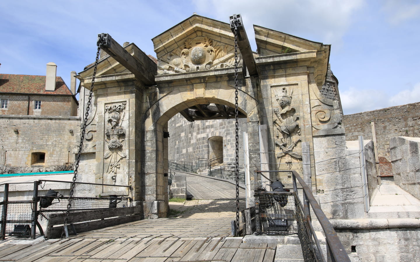Château de Joux - Manipulation du pont-levis