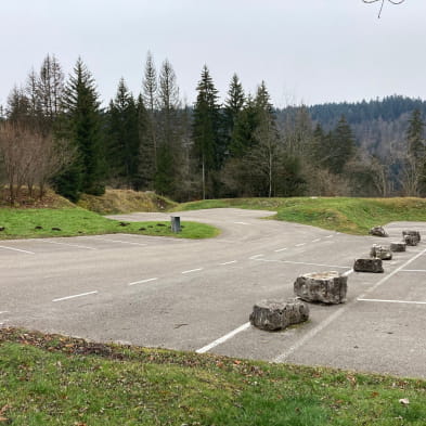 Aire de stationnement - Château de Joux