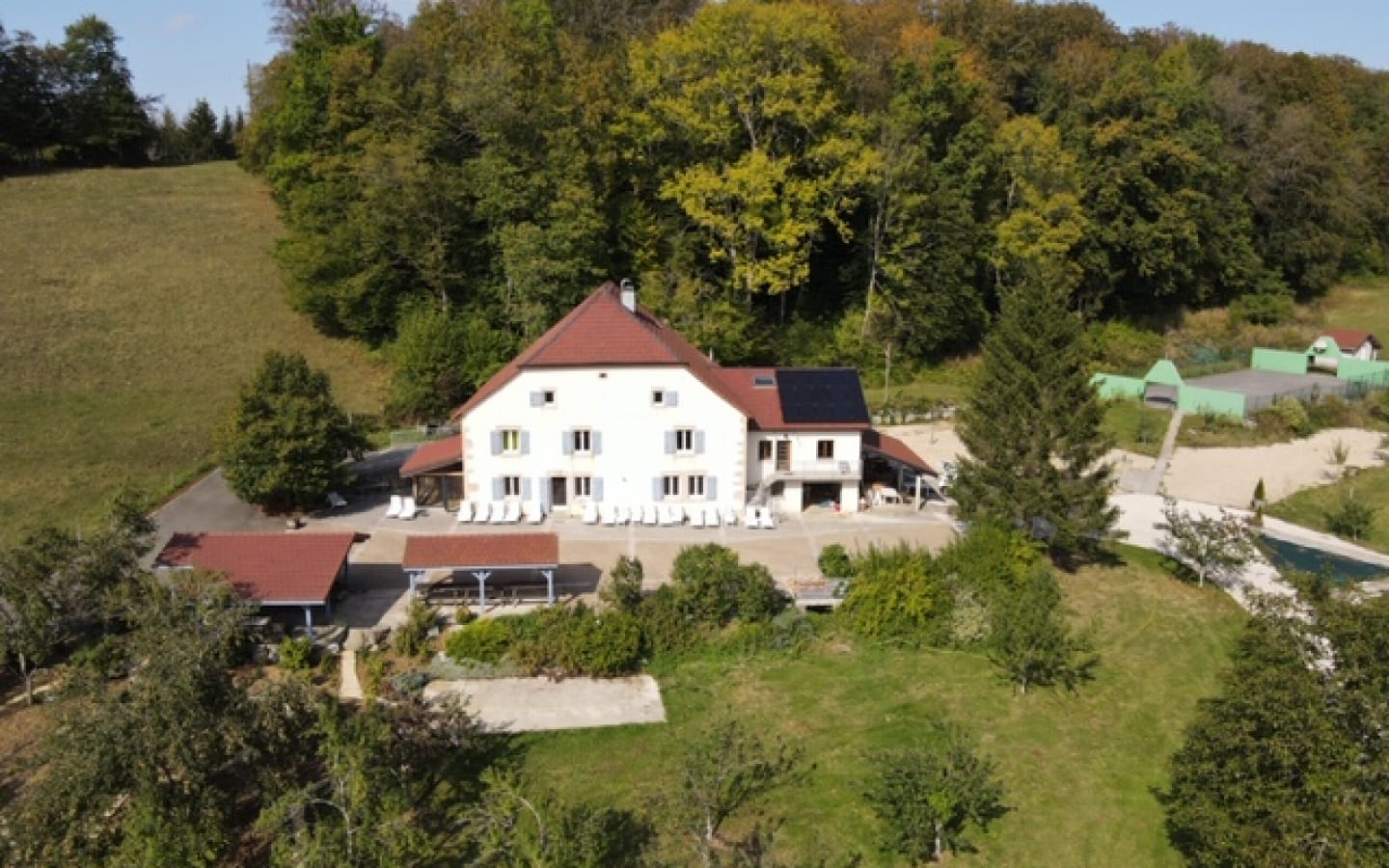 Gîte de groupe derrière la Roche