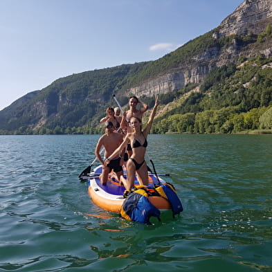 Stand up paddle sur la lac de Nantua