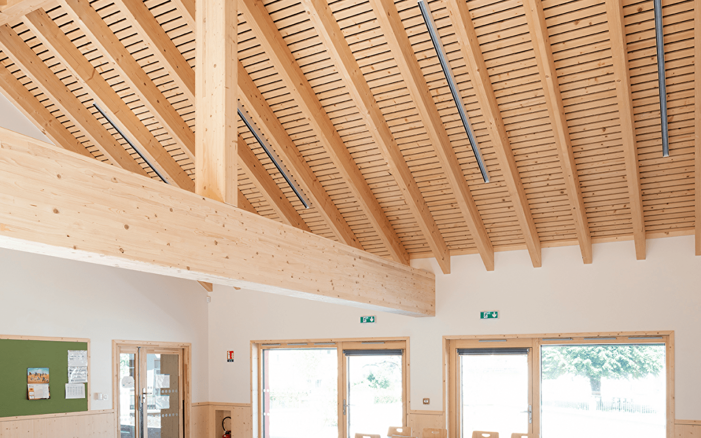 Visite d'une ancienne maison paroissiale réhabilitée en périscolaire