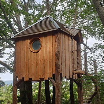 Cabane perchée dans les arbres 'la Lazine' - CHAMPDOR-CORCELLES