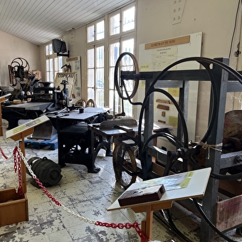 La maison du bois et de la forêt - MOUCHARD
