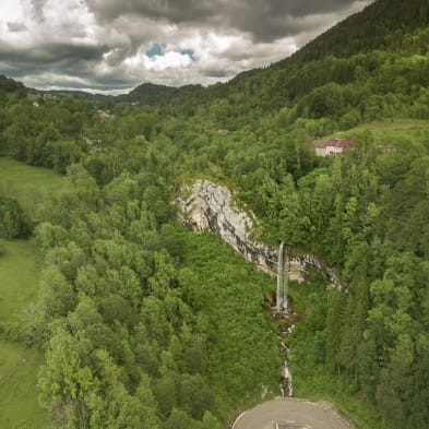 Le Chapeau de Gendarme (Saut du chien et cascade du Moulin d'Aval) 