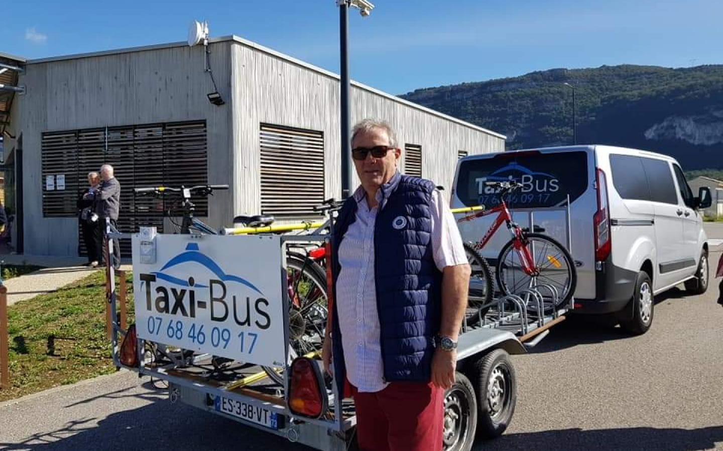 Taxi-Bus