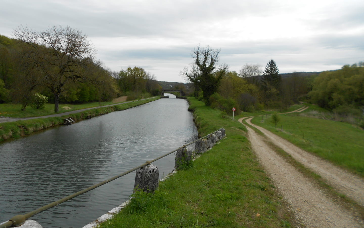 Le long de la voie romaine à Osselle