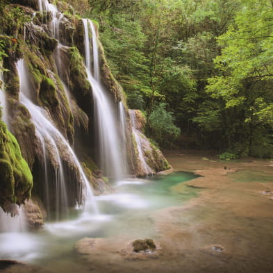 Reculée des Planches et cascade des Tufs