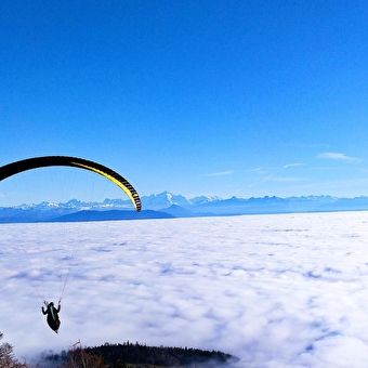 Sur un nuage - école de parapente - GEX