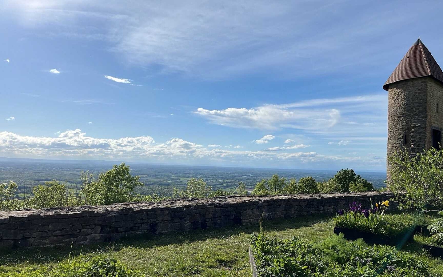 Chantier de printemps au Château de Chevreaux