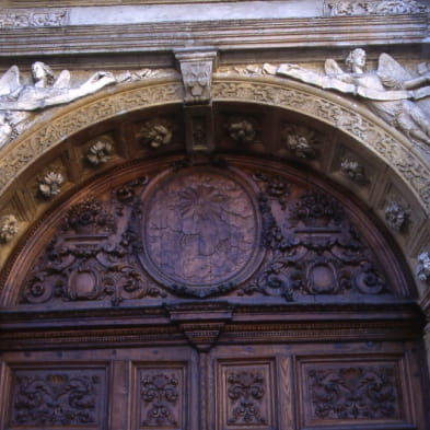 Portail de l'ancienne chapelle des Annonciades