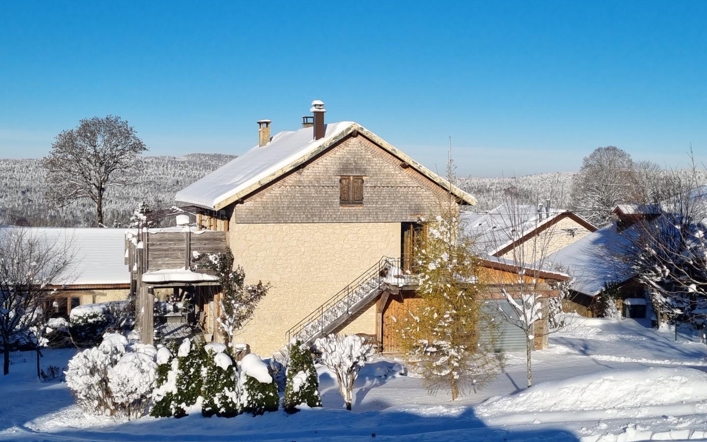 Haut Perché à Giron 1000