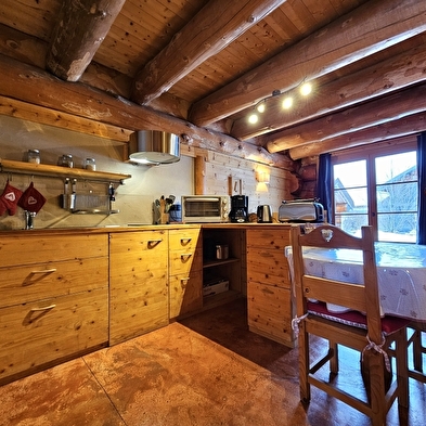 Les Humaneries - Appartement en chalet - B402FLO00