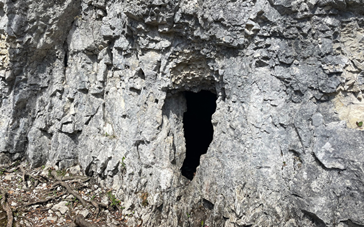 Grotte à Pierre du Bourg