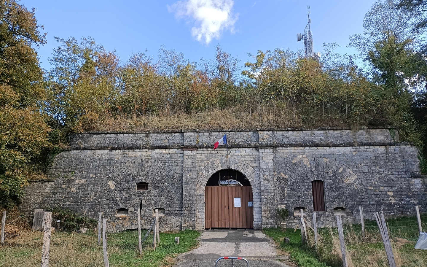Fort Lachaux par le versant Ouest