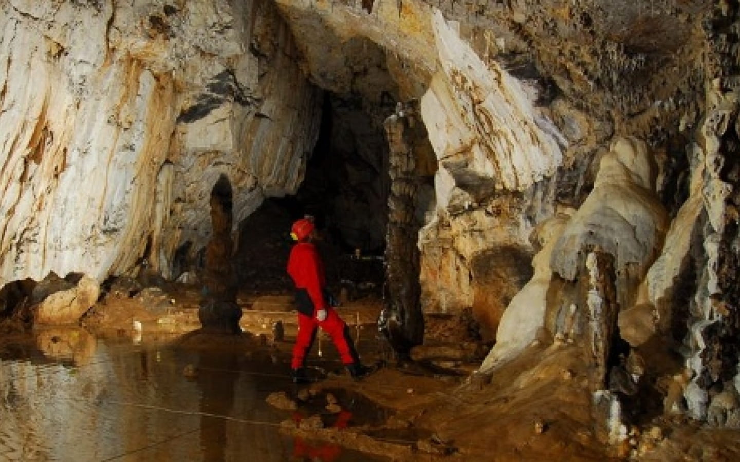 Réserve Naturelle de la Grotte d'Hautecourt