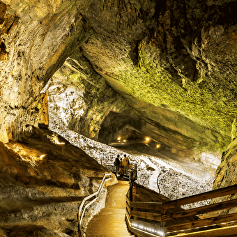 Activités aux Grottes de Cerdon - Parc de Loisirs Préhistoriques - LABALME