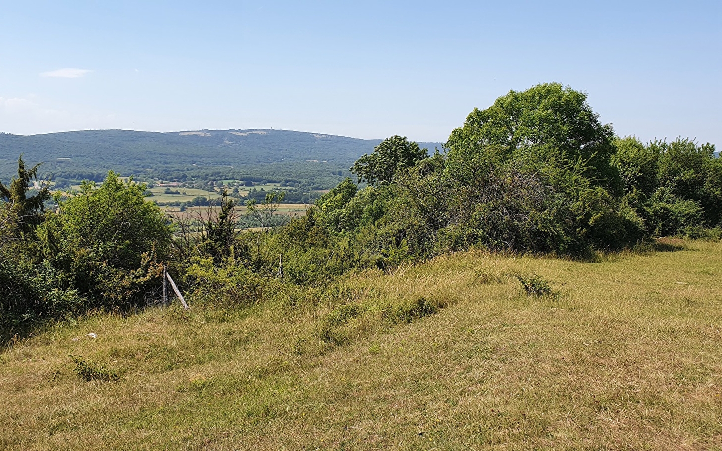 Randonnée - Donjon de Buenc, Sur le Mont