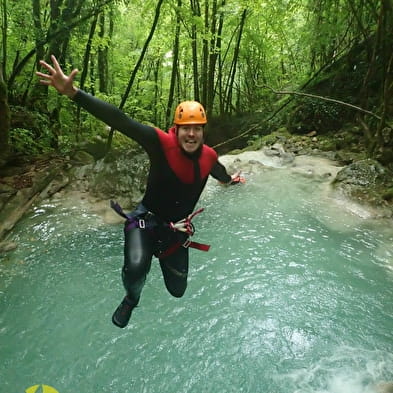 Canyoning dans la Semine avec Canyoning Emotions