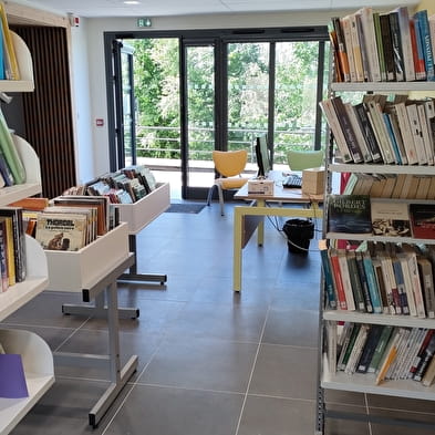 Bibliothèque Bernard Clavel