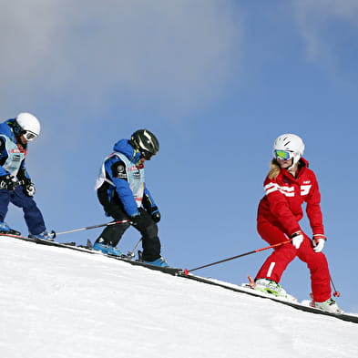 Cours de ski alpin et club Piou-Piou avec l'ESF aux Plans d'Hotonnes