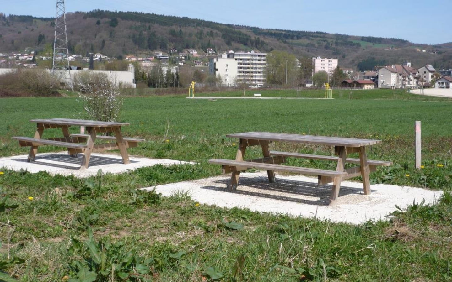 Aire de pique-nique au bord du Doubs