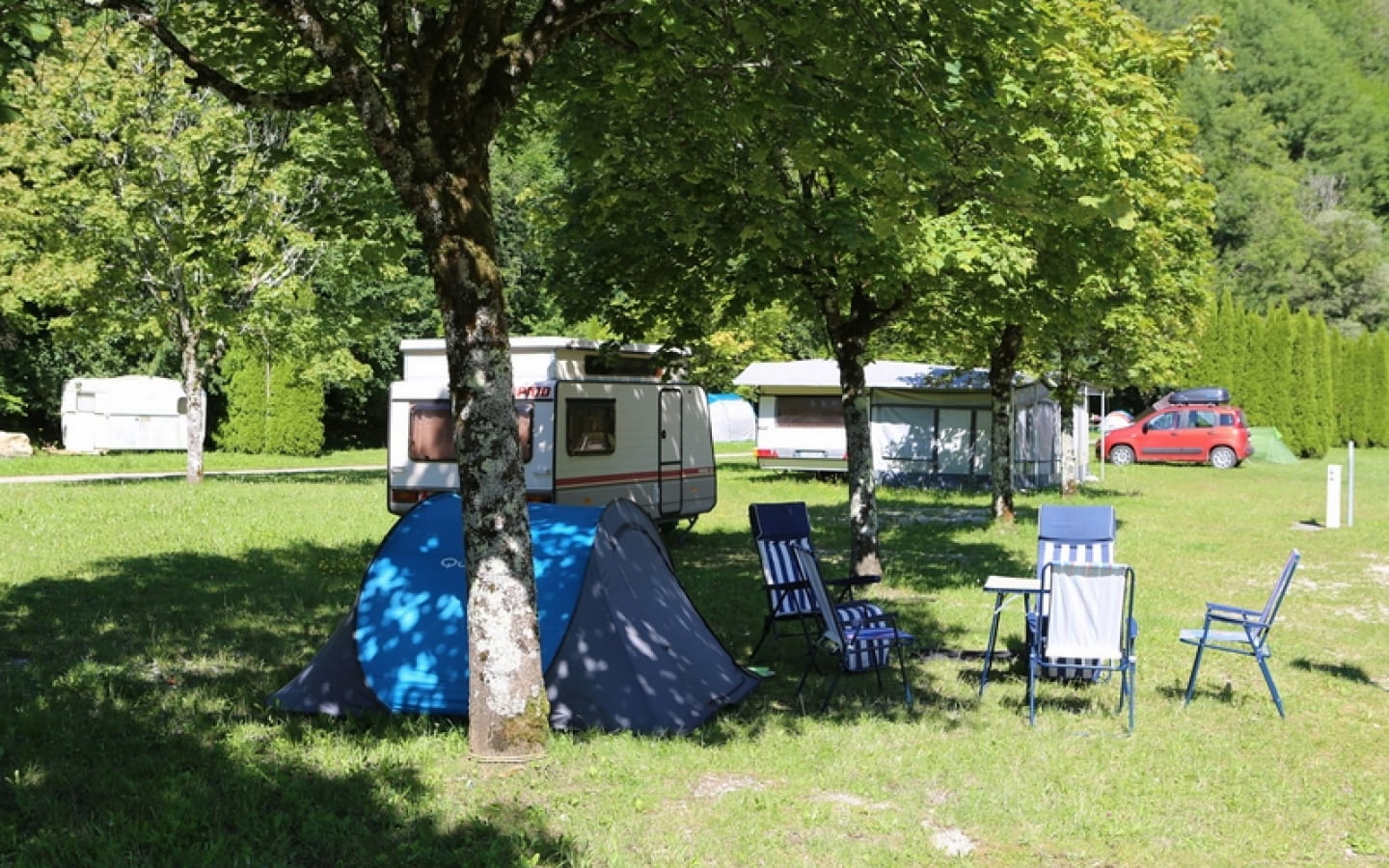 Aire de camping-cars du camping Le Champaloux