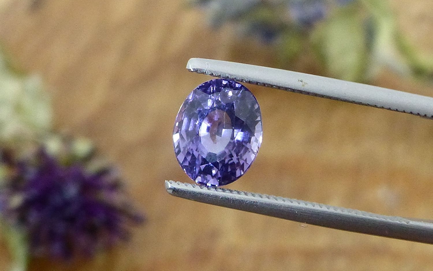 Exposition : le Spinelle, une gemme éclatante aux couleurs variées !