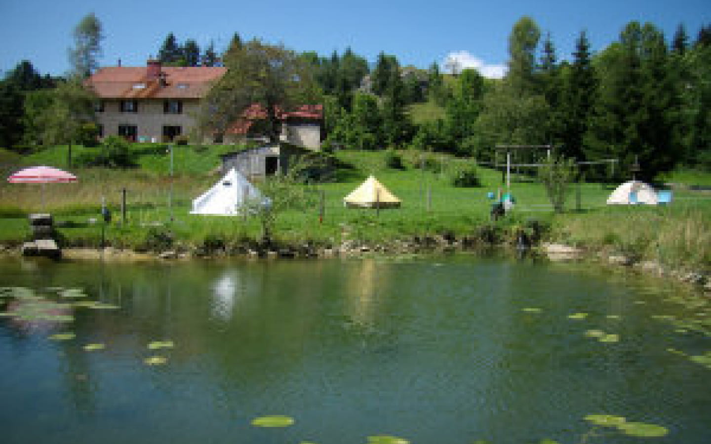 Aire naturelle de camping - Le Castelblanc