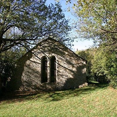 Balade - Chapelle et ruines du château de Montfort