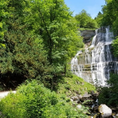 L'Échappée Jurassienne : randonnées au milieu des lacs et cascades