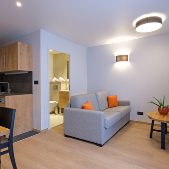 Le 16 - LONS-LE-SAUNIER