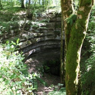 Sentier karstique du Grand Bois et grotte Maëva