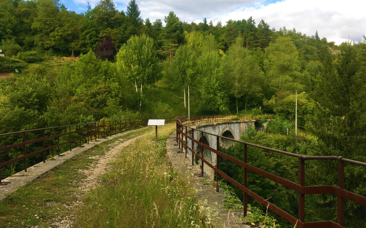 Cascade et Viaduc des Nans-Lizon (Viaduc du tram) 