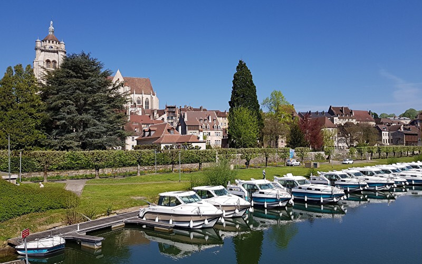 Escapade gastronomique autour de Dole à bord d'une péniche de luxe