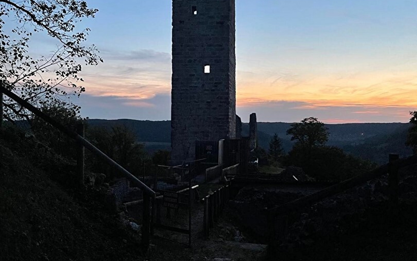 Apéro - Coucher de soleil au Castel St-Denis