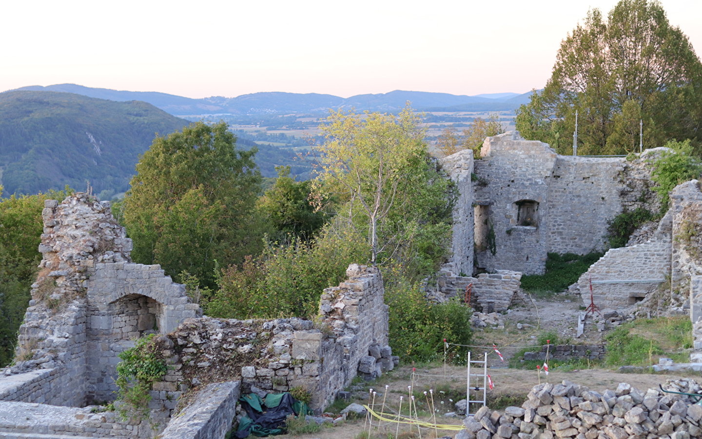 Chantier d'été - Château de Vaulgrenant