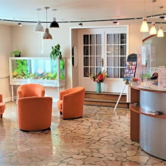 Nouvel Hôtel - LONS-LE-SAUNIER